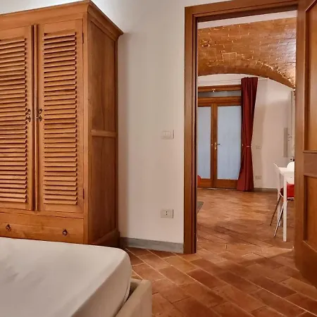 Ponte Vecchio Apartment *